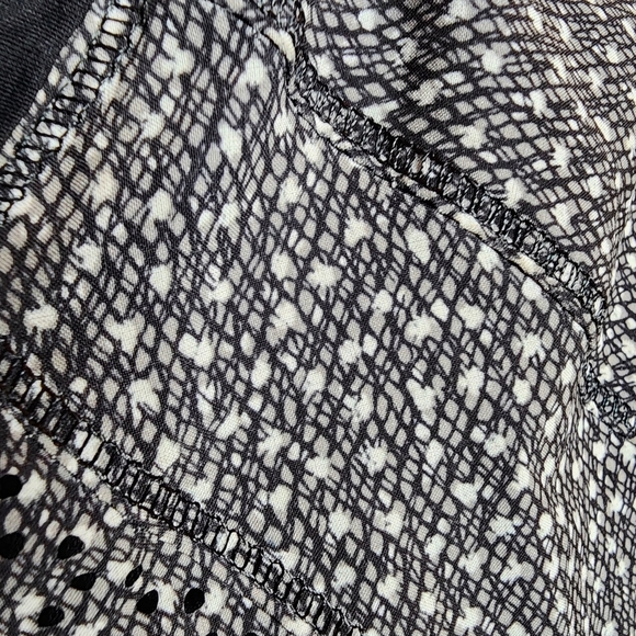 Lululemon Hit It Jacket In Frozen Fizz White Black / Black Size 6 Like New - Picture 7 of 17